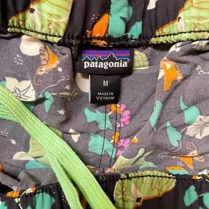 🦋Patagonia Barely Baggies🦋